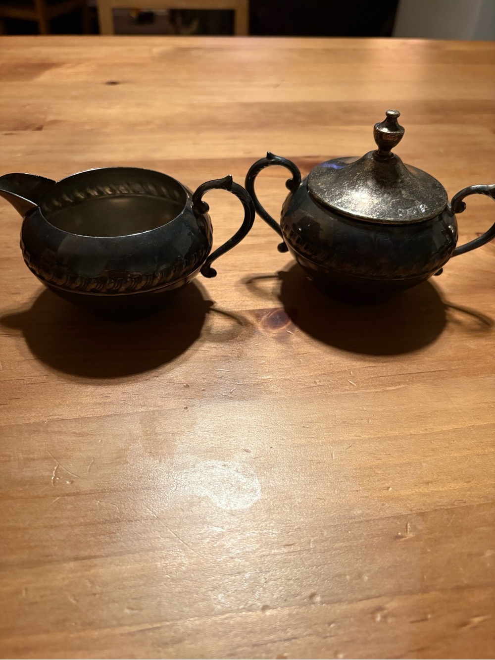 Antique-Style Silver Creamer and Lidded Sugar Bowl Set - Silver